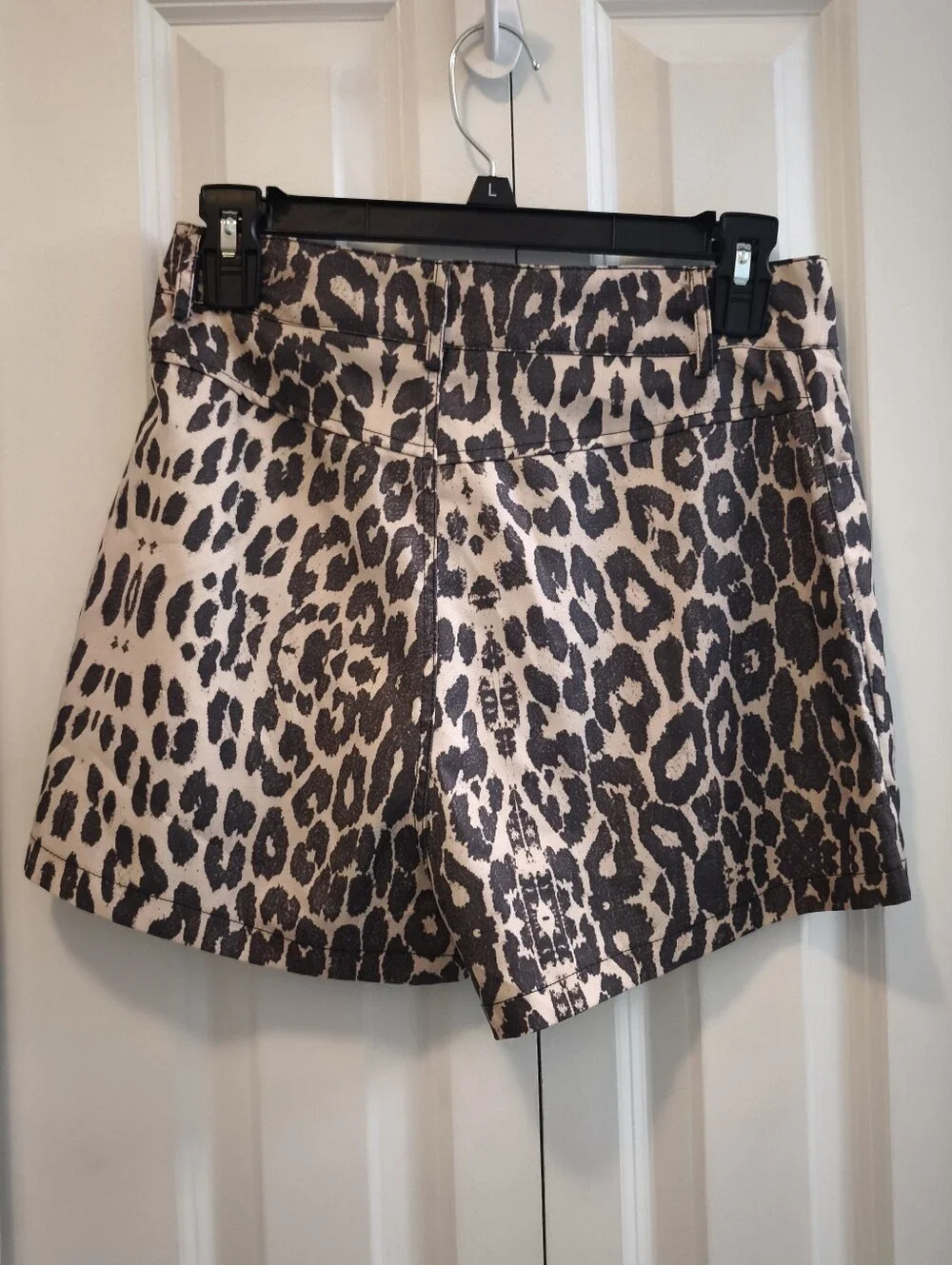 NWOT Florens Leopard Print Women's High-Rise Shorts